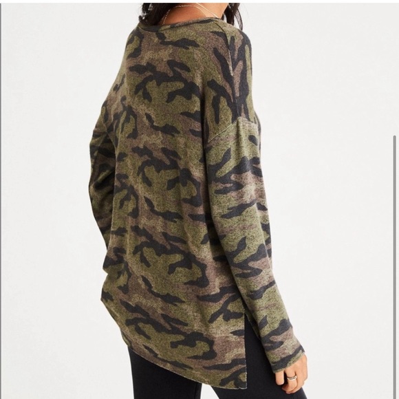 Camo Crew-neck Sweater - Picture 4 of 4